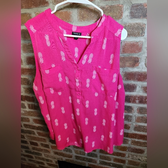 3X Torrid Sleeveless Harper Top - Picture 2 of 6